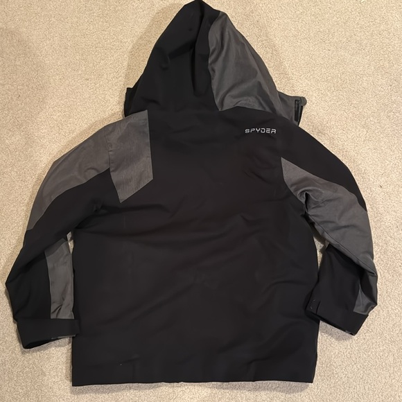 Boys Size 10/12 Spyder Jacke - Picture 4 of 4